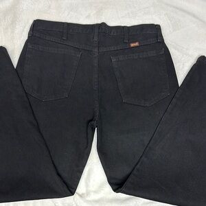 Rustler Black Straight Jeans with Subtle Stitching